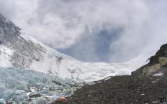 Возможные причины гибели двух первовосходителей на эверест